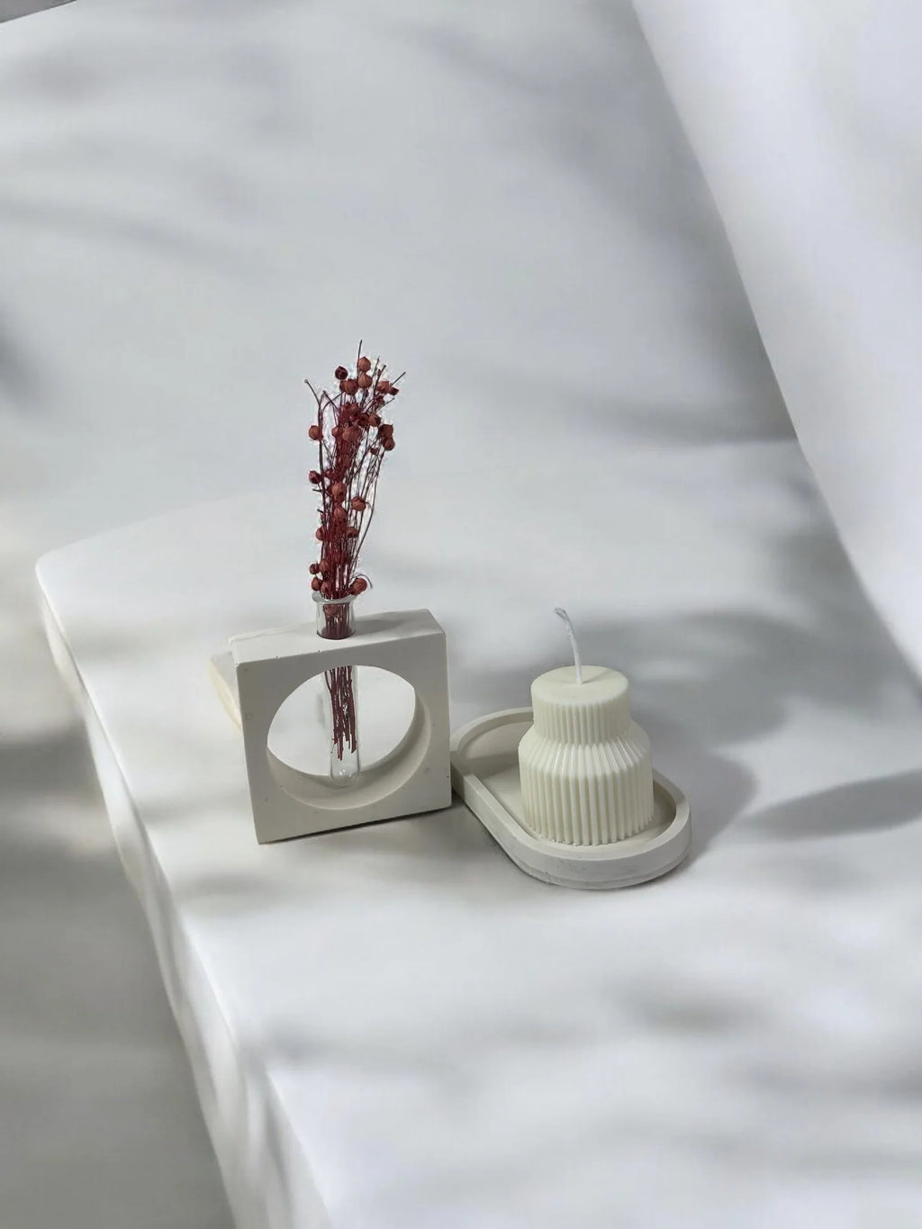 Kaunis: jarrón minimalista cuadrado