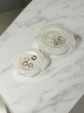 Sisu: bandeja decorativa con relieve DS Studio